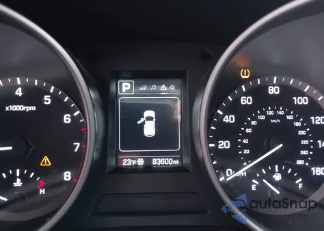 2017 Hyundai Santa Fe Sport 2.4L z USA, uszkodzony, nr VIN 5XYZUDLB8HG497577